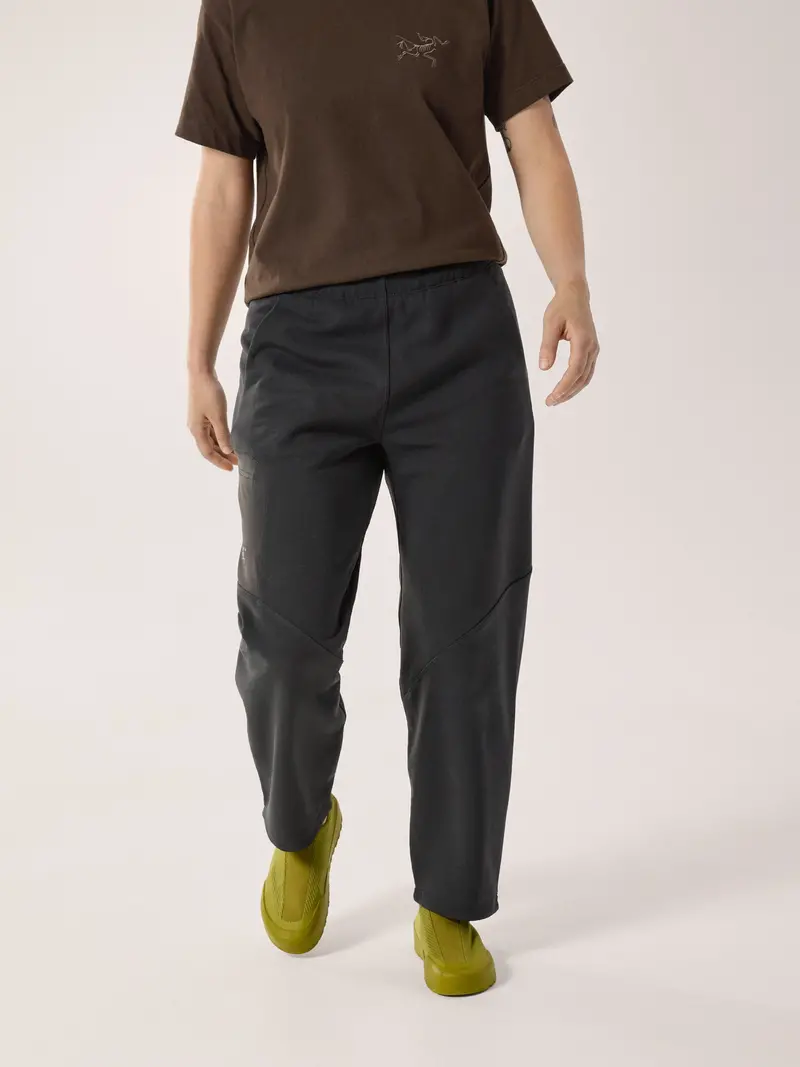 Aestas Women’s Relaxed-Fit Jogger