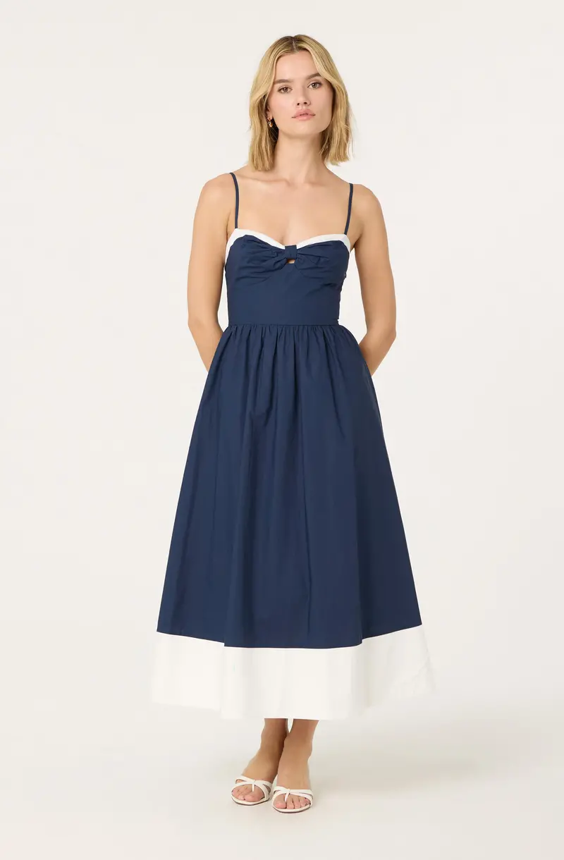 Chic Sweetheart Neckline Midi Dress with Contrast Details