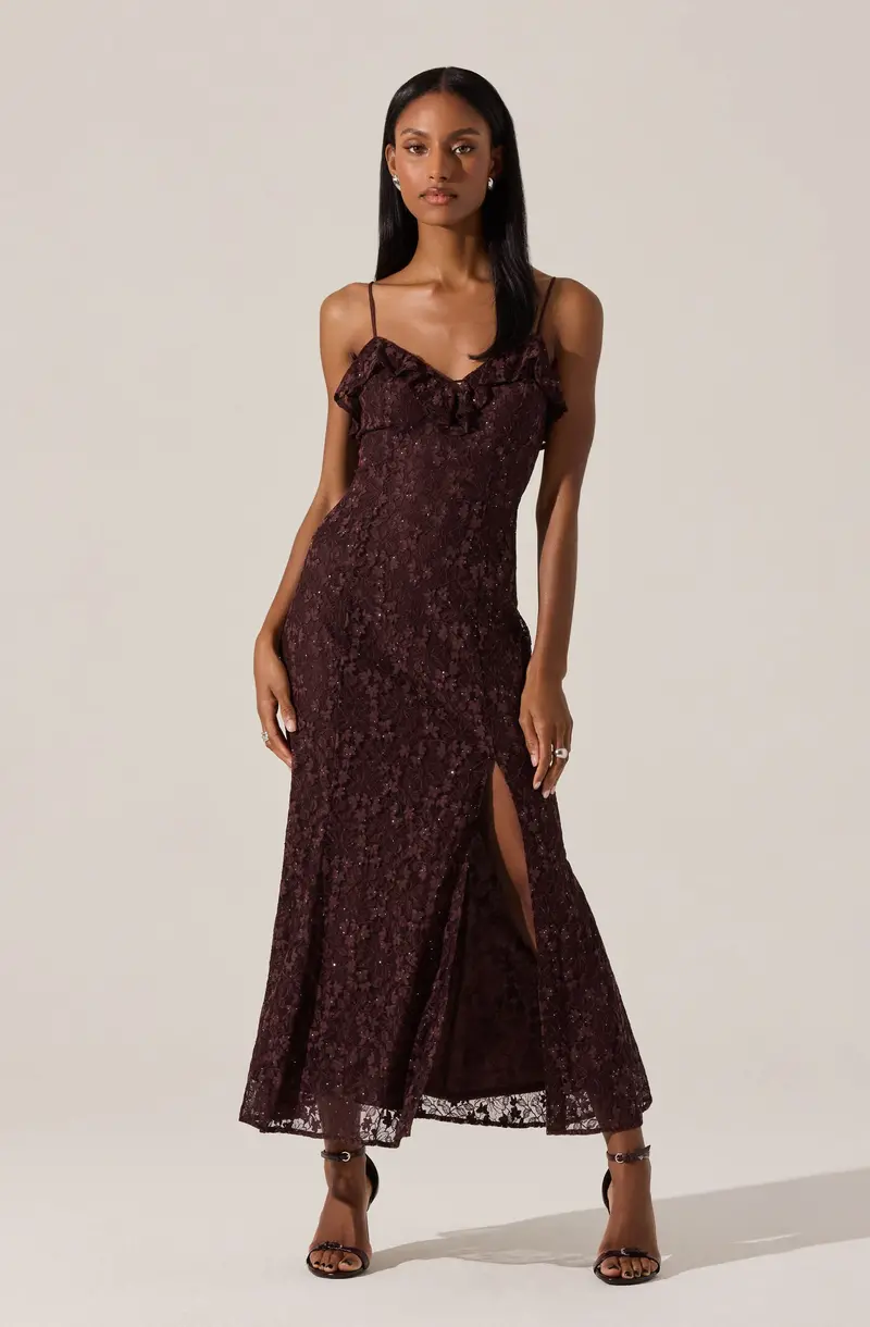 Floral Lace Maxi Dress with Delicate Detailing – Leonie