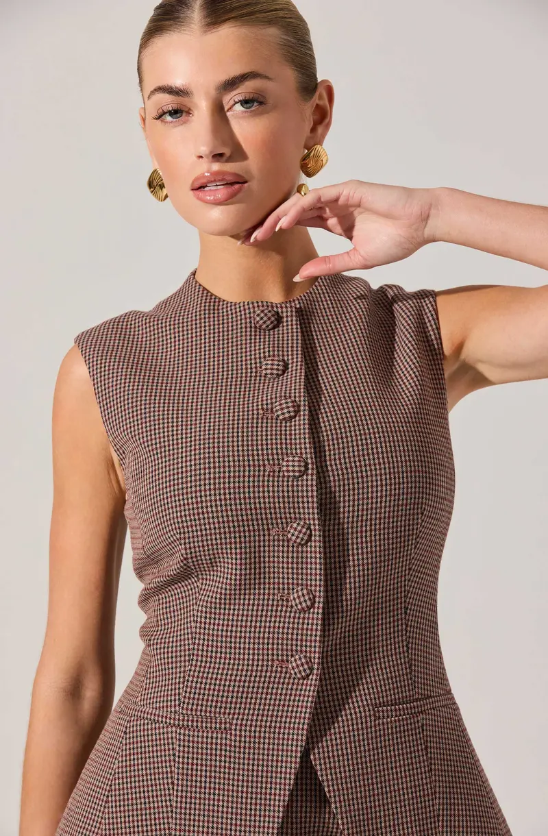 Gisselle High-Neck Cutaway Vest – Modern Layering Piece