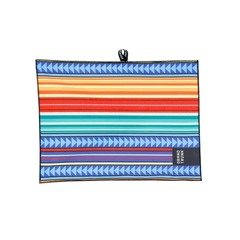 High Tide Quick-Dry Microfiber Beach Towel – Compact & Absorbent