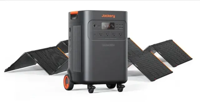 Jackery Explorer 5000 Plus + 2x SolarSaga 500W Solar Panel Kit
