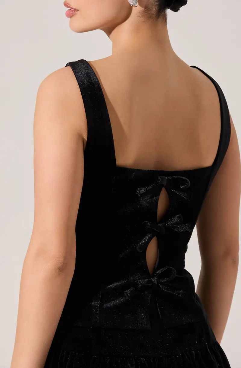 Jinnie Boat Neck Velvet Top