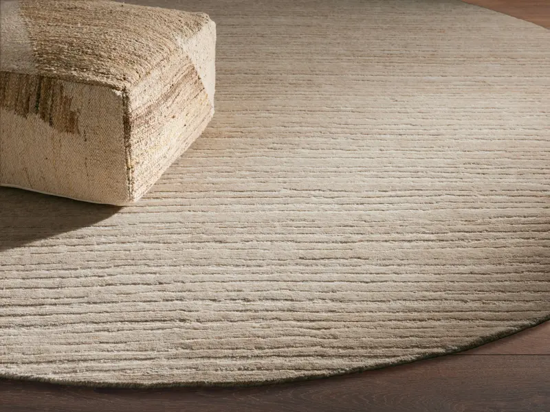 Nova Hand-Knotted Wool and Viscose Round Area Rug