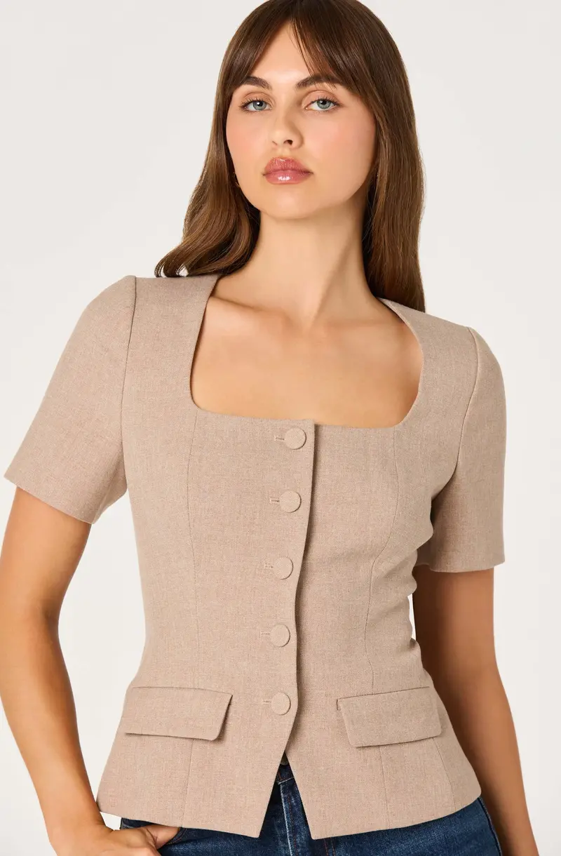 Short-Sleeve Square-Neck Structured Blazer – Sharp Casual Wear