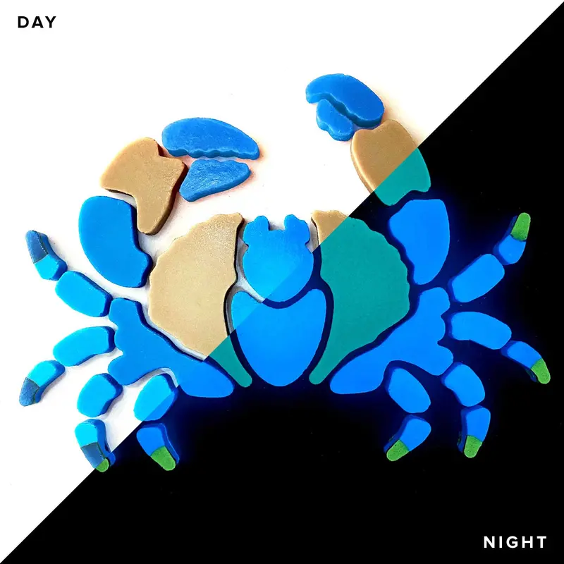 Single Blue Crab Glow-in-the-Dark Pool Mosaic Tile