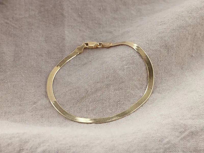 Sura Adjustable Snake Chain Bracelet in Gold