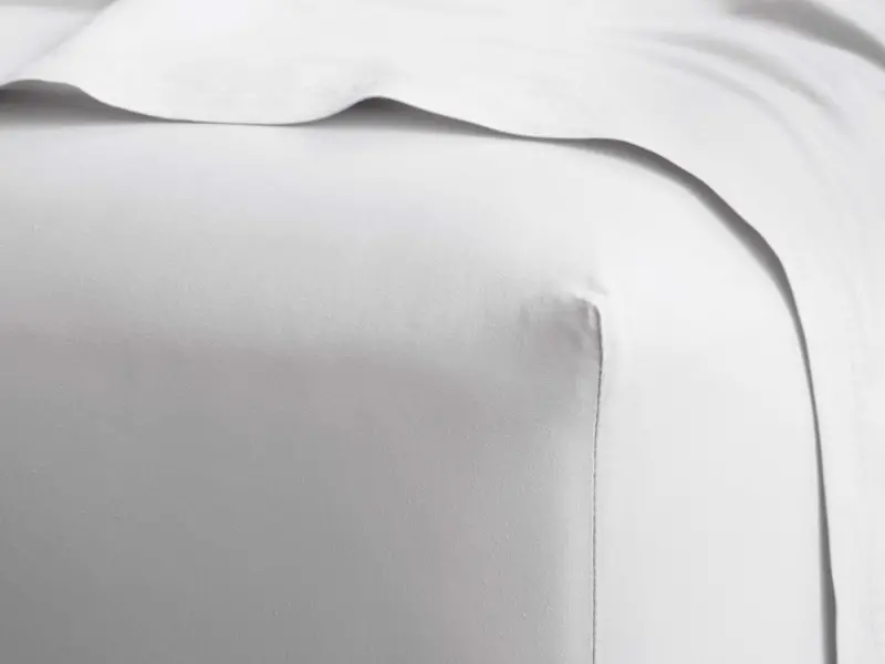Tailored Italian Percale Fitted Sheet – Garment-Dyed for Rich Color Depth