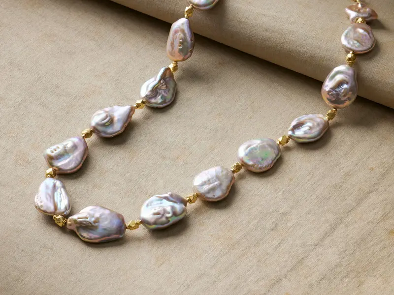 Thalassa Layered Pendant Necklace – Delicate Chain Design