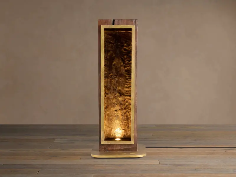 Vigas Adjustable Floor Lamp
