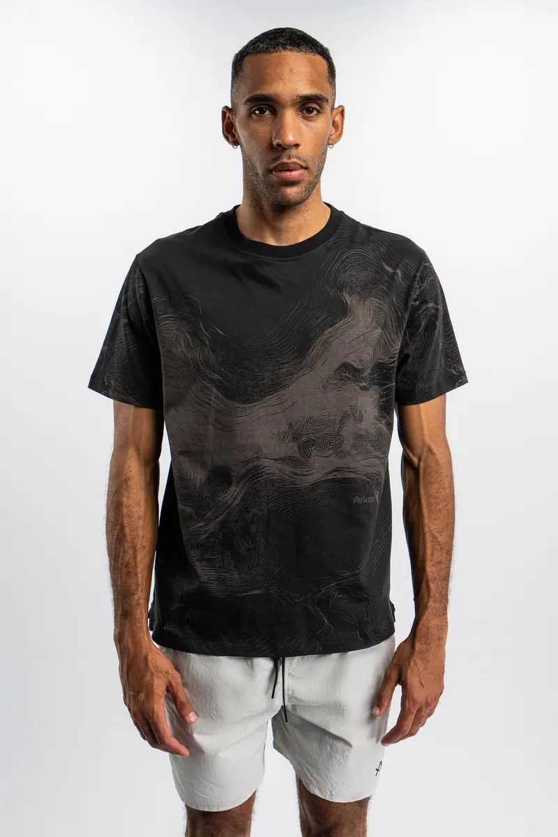 Virtus Minimalist Print T-Shirt
