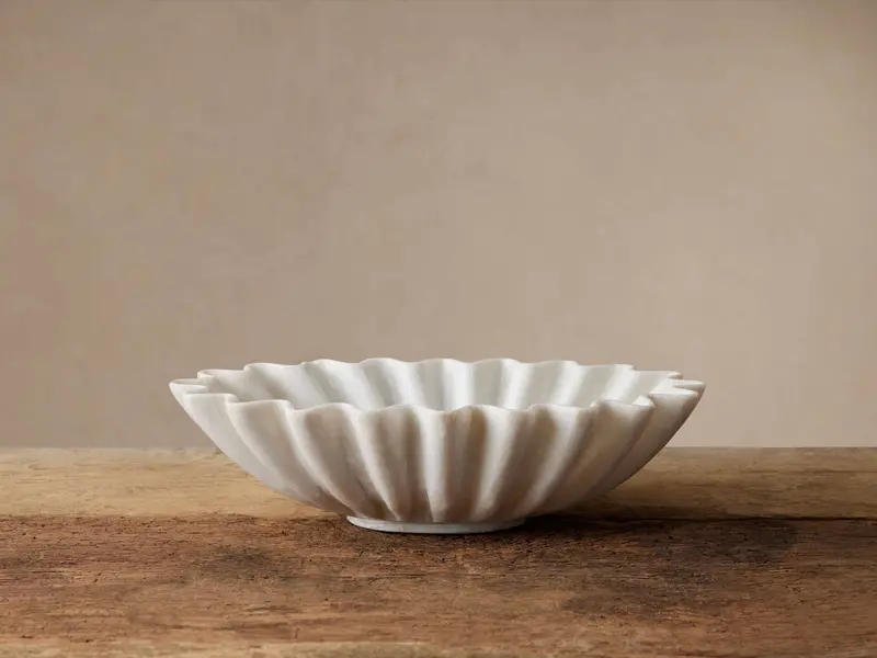 White Marble Ruffle Bowl – Hand-Carved Serving or Display Piece