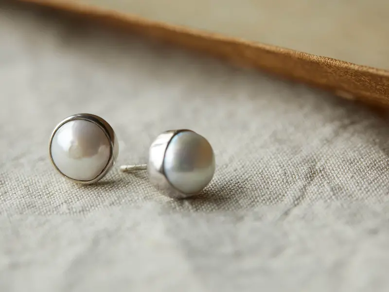 Willa Pearl Stud Earrings – Minimalist Silver-Plated Accents
